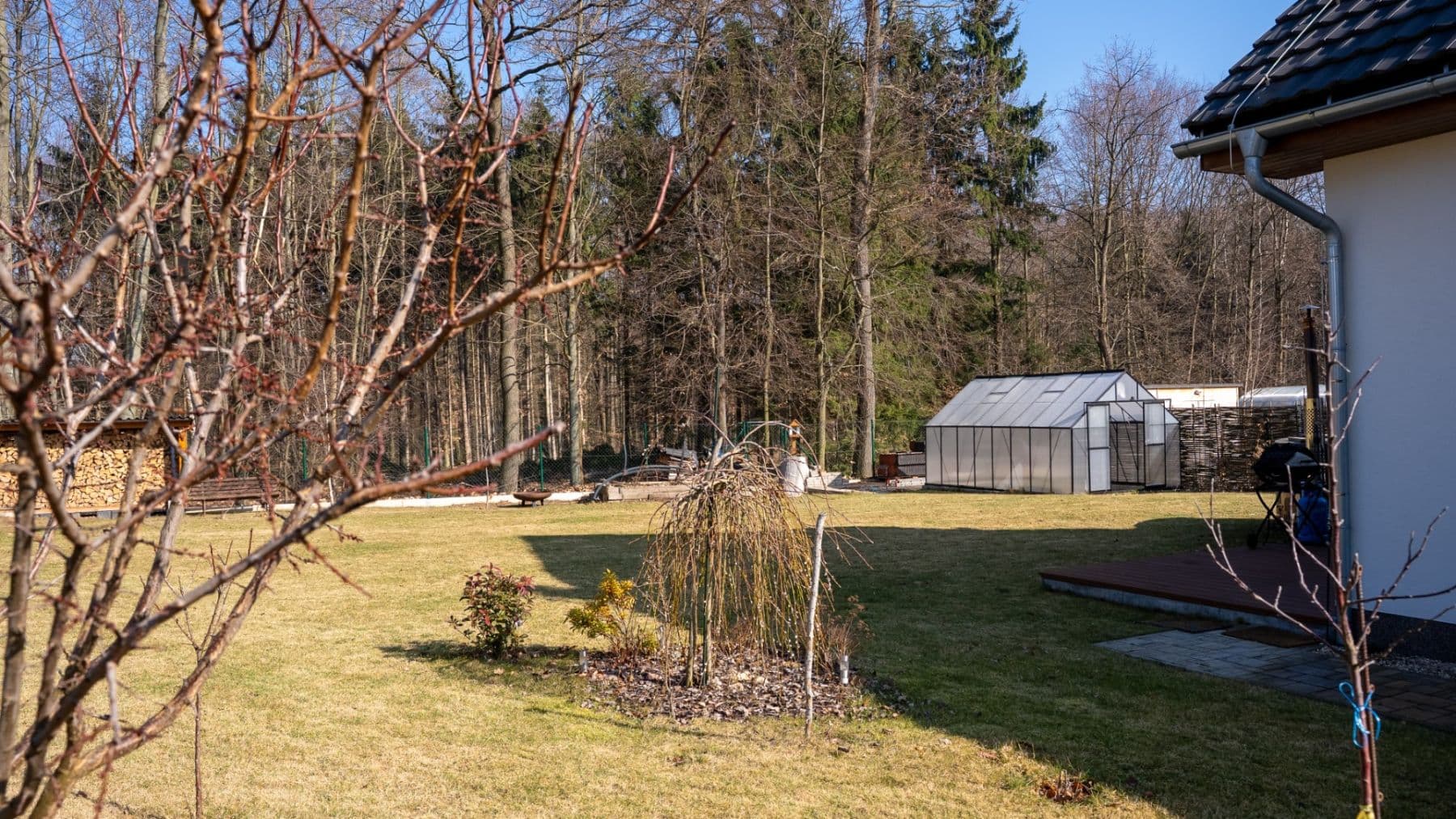 Prenájom domu 160 m², pozemek 926 m², Hradešín, Středočeský kraj Prenájom domu 160 m², pozemek 926 m², Hradešín, Středočeský kraj