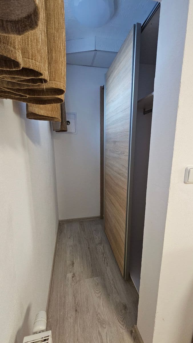 Prenájom bytu 2-izbový 55 m², V Padolině, Praha, Praha Prenájom bytu 2-izbový 55 m², V Padolině, Praha, Praha