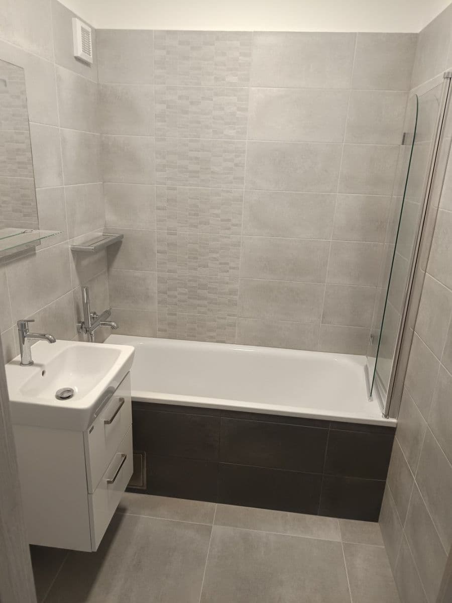 Prenájom bytu 3-izbový 67 m², Krčínova, České Budějovice, Jihočeský kraj Prenájom bytu 3-izbový 67 m², Krčínova, České Budějovice, Jihočeský kraj