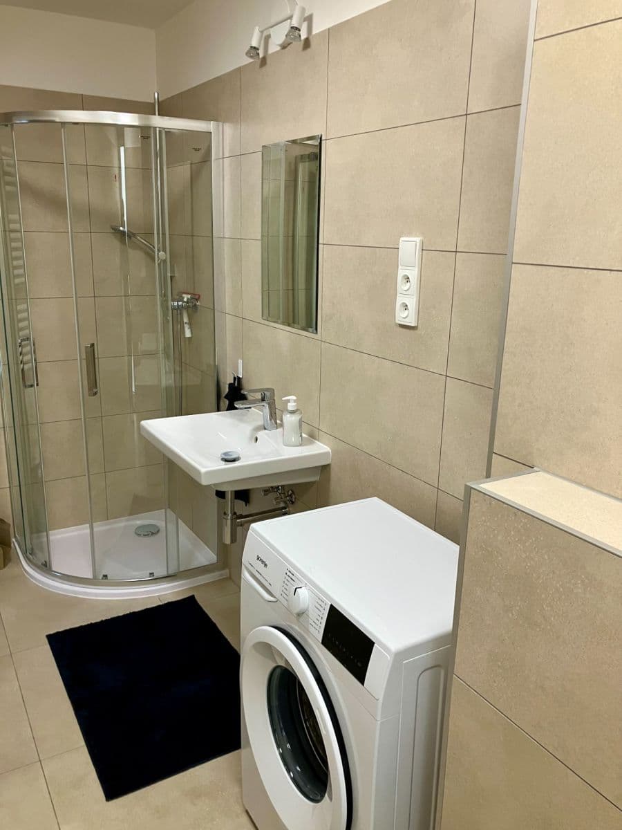 Prenájom bytu 1-izbový 36 m², Kounická, Český Brod, Středočeský kraj Prenájom bytu 1-izbový 36 m², Kounická, Český Brod, Středočeský kraj