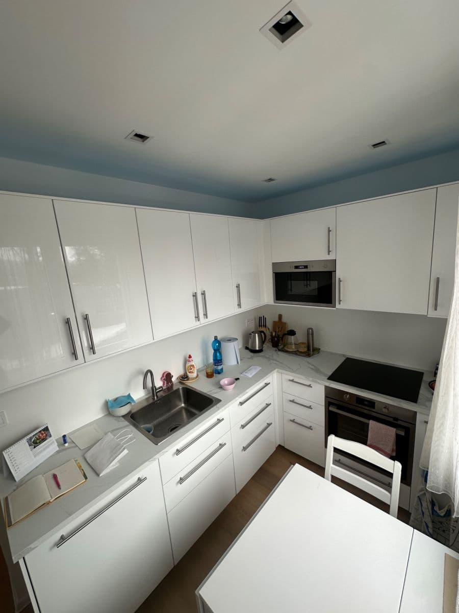 Predaj bytu 3-izbový 67 m², Brigádníků, Karlovy Vary, Karlovarský kraj Predaj bytu 3-izbový 67 m², Brigádníků, Karlovy Vary, Karlovarský kraj