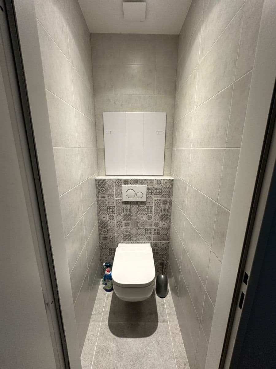 Predaj bytu 3-izbový 67 m², Brigádníků, Karlovy Vary, Karlovarský kraj Predaj bytu 3-izbový 67 m², Brigádníků, Karlovy Vary, Karlovarský kraj