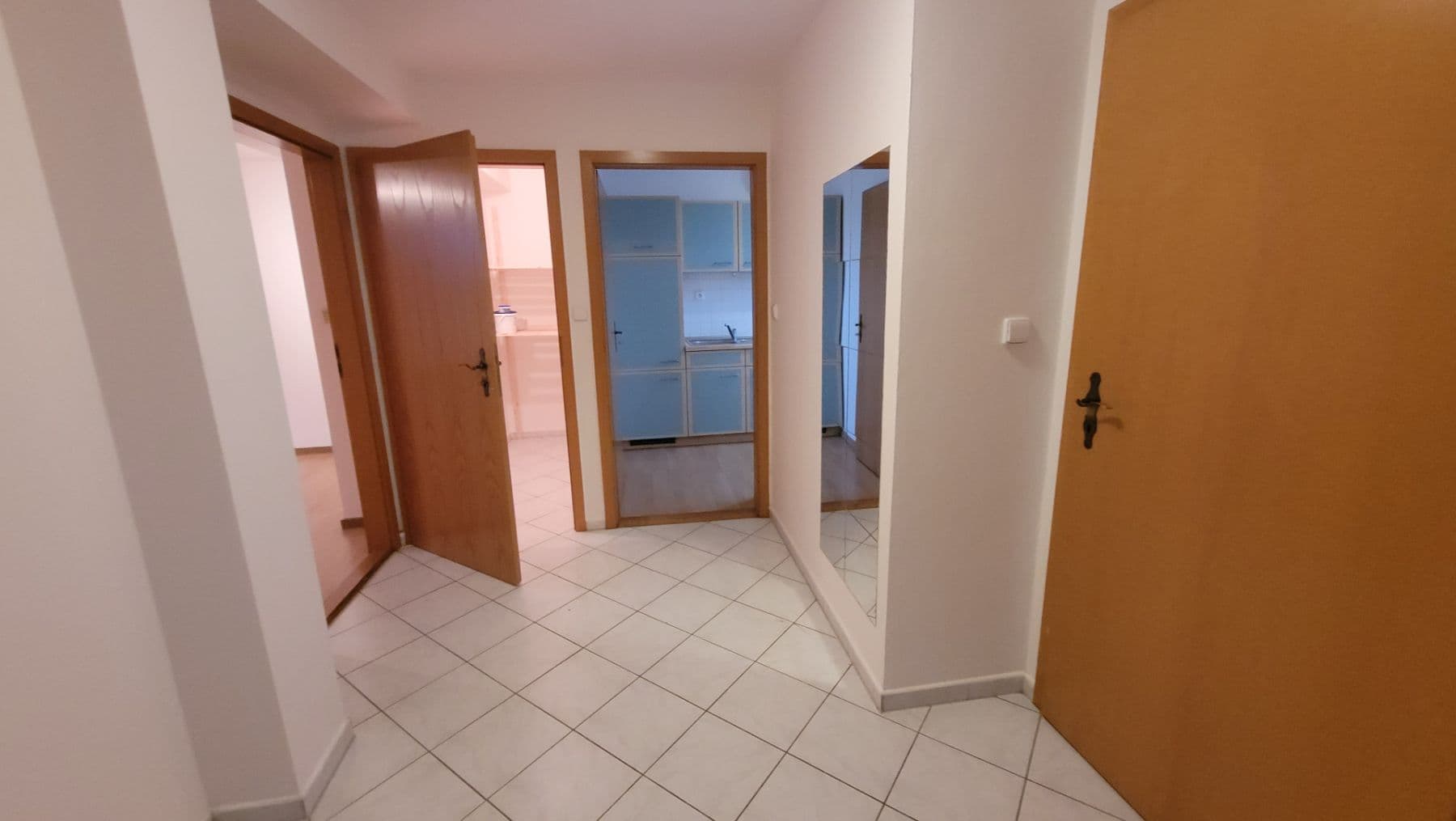 Prenájom bytu 3-izbový 72 m², Veletržní, Praha, Praha Prenájom bytu 3-izbový 72 m², Veletržní, Praha, Praha