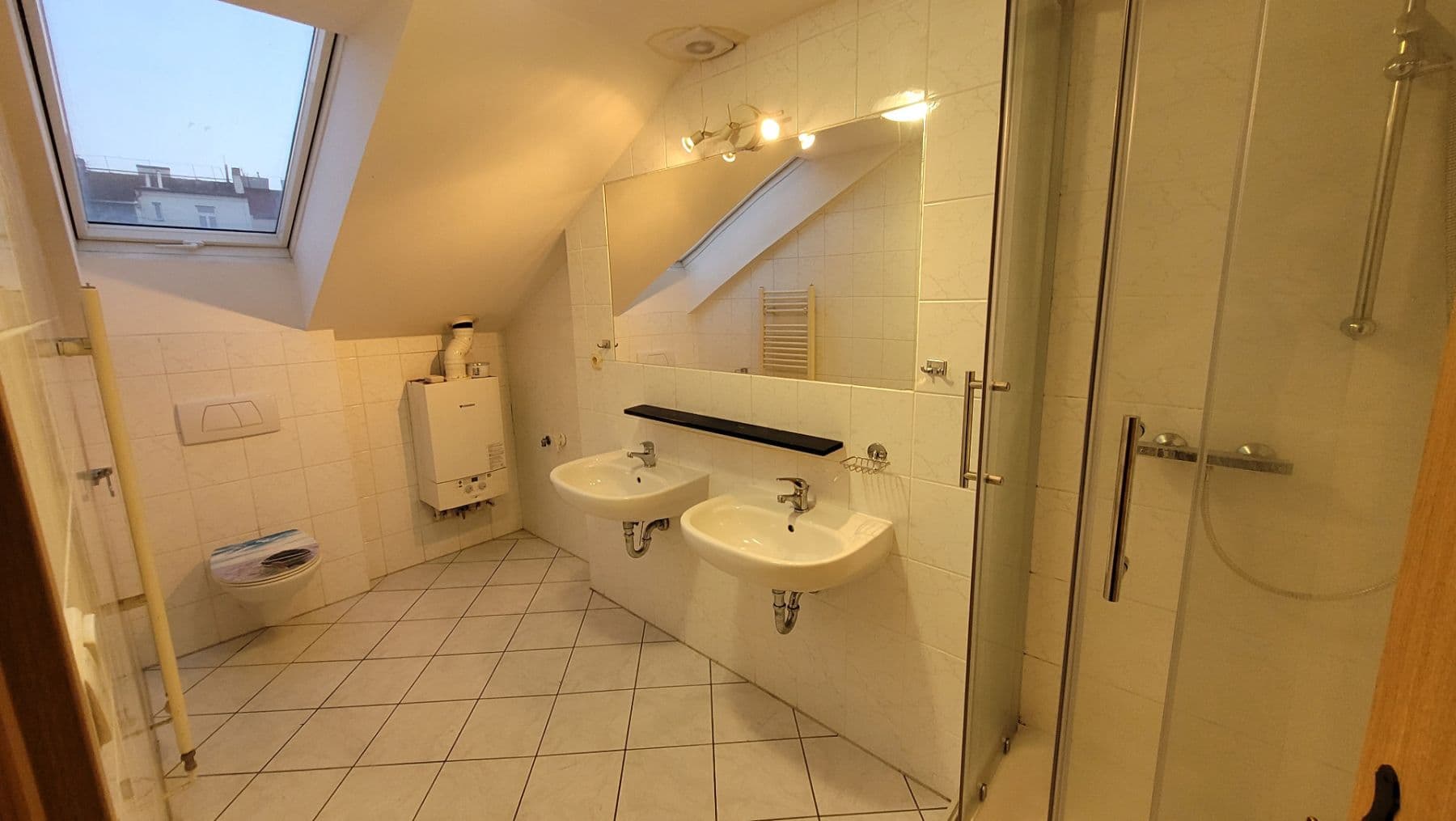 Prenájom bytu 3-izbový 72 m², Veletržní, Praha, Praha Prenájom bytu 3-izbový 72 m², Veletržní, Praha, Praha