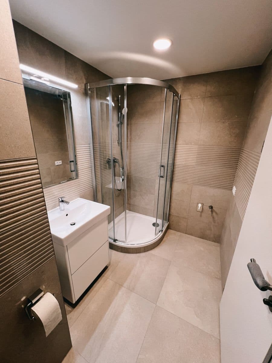 Prenájom bytu 1-izbový 32 m², Poděbradská, Praha, Praha Prenájom bytu 1-izbový 32 m², Poděbradská, Praha, Praha