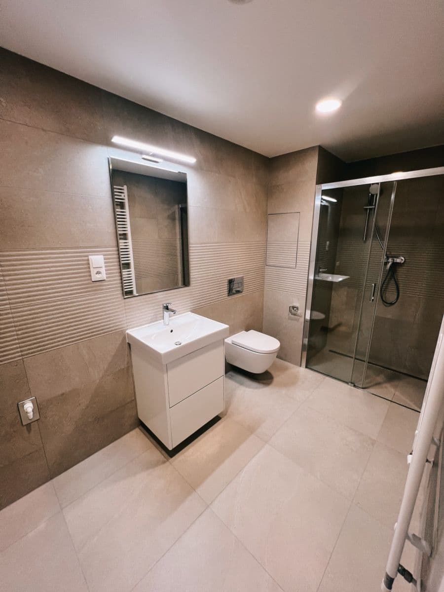 Prenájom bytu 2-izbový 56 m², Poděbradská, Praha, Praha Prenájom bytu 2-izbový 56 m², Poděbradská, Praha, Praha