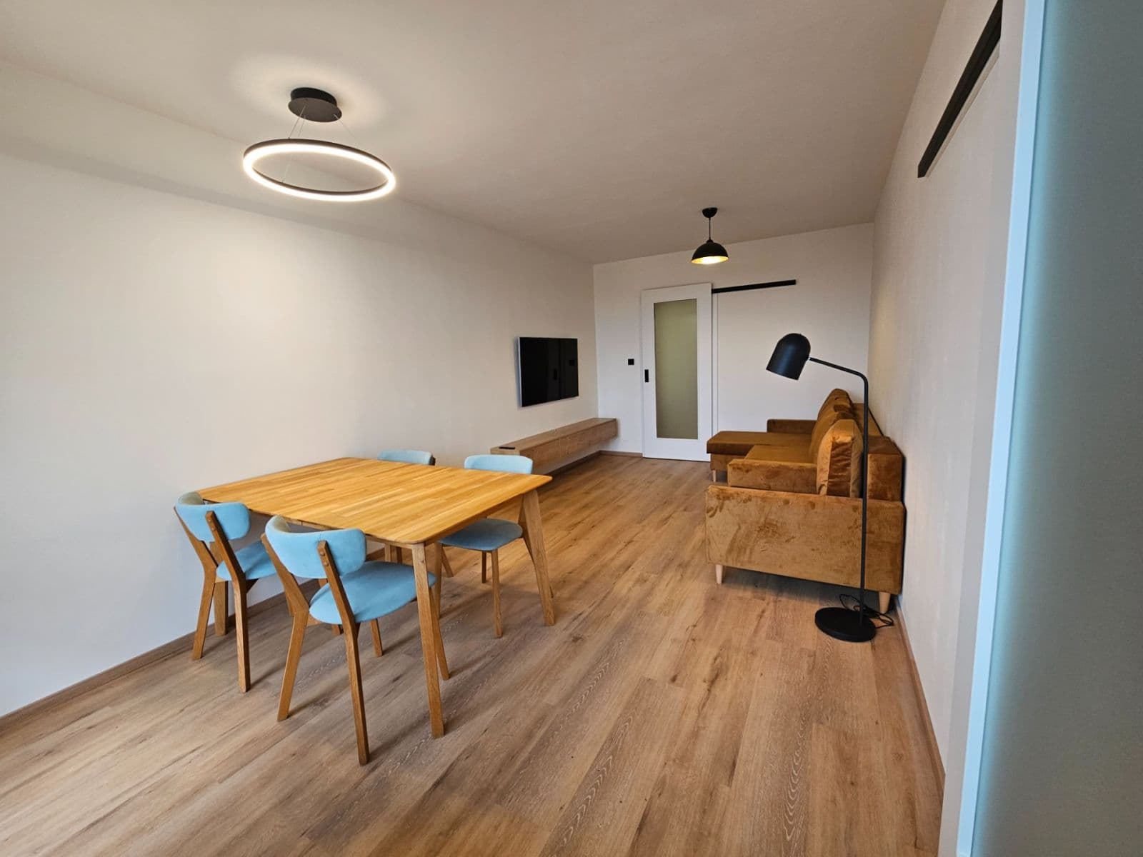 Predaj bytu 3-izbový 68 m², Dubečská, Praha, Praha Predaj bytu 3-izbový 68 m², Dubečská, Praha, Praha