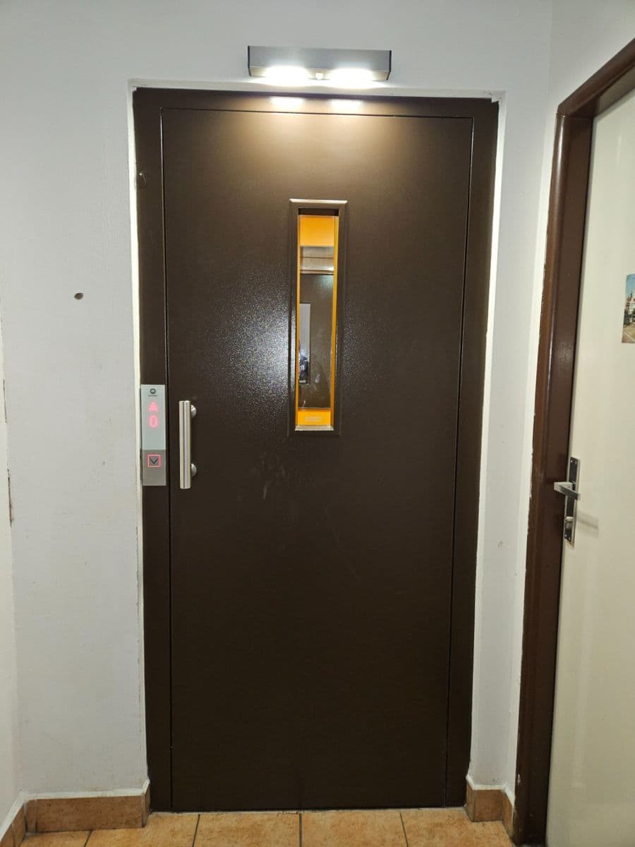 Predaj bytu 3-izbový 68 m², Dubečská, Praha, Praha Predaj bytu 3-izbový 68 m², Dubečská, Praha, Praha