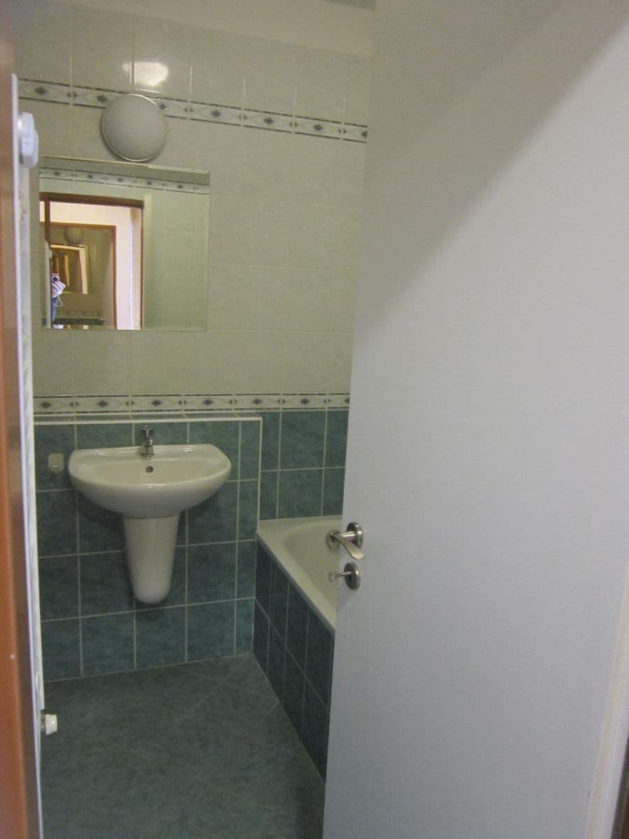 Prenájom bytu 2-izbový 38 m², Hnězdenská, Praha, Praha Prenájom bytu 2-izbový 38 m², Hnězdenská, Praha, Praha