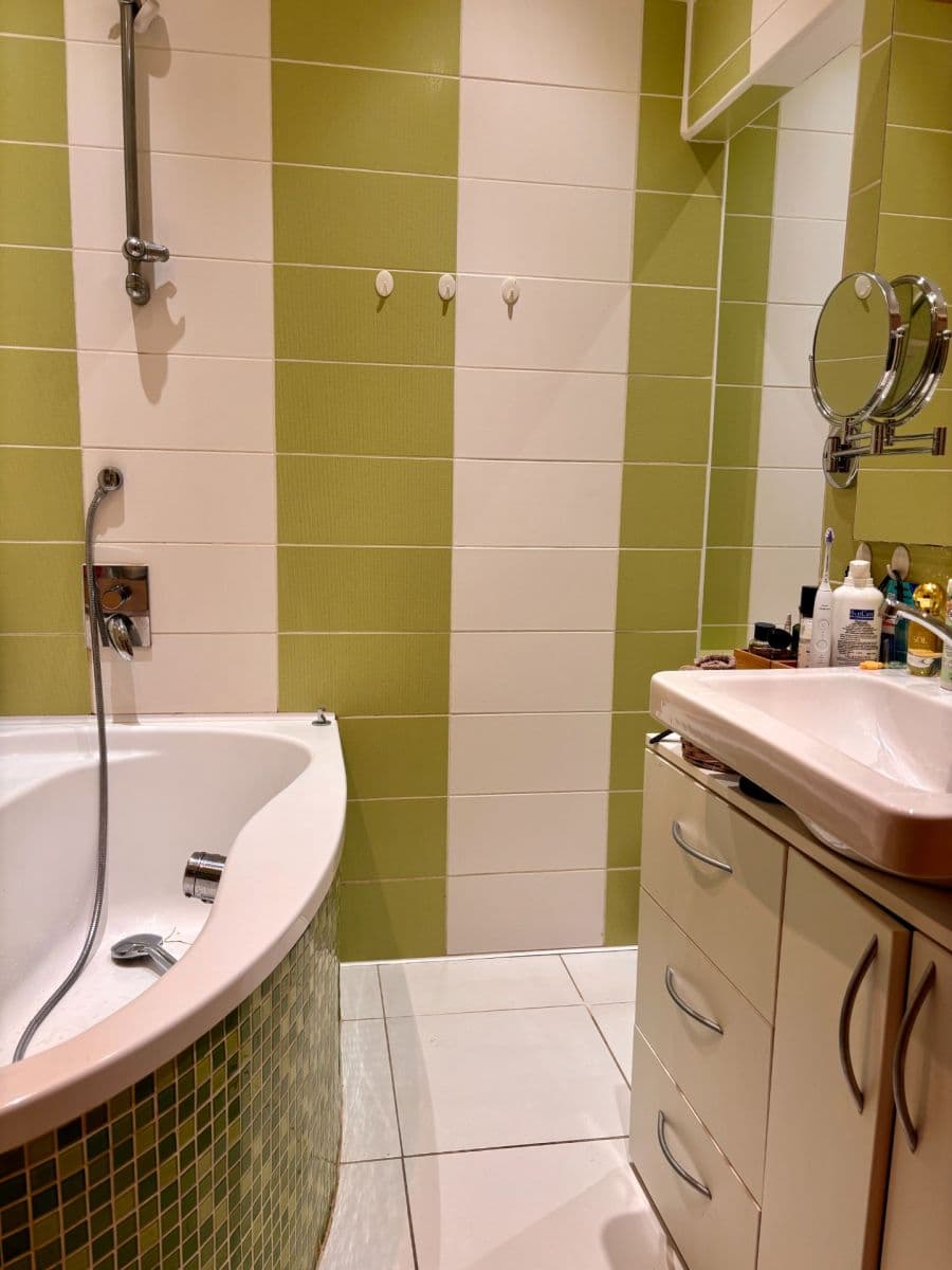 Prenájom bytu 1-izbový 35 m², Želivecká, Praha, Praha Prenájom bytu 1-izbový 35 m², Želivecká, Praha, Praha