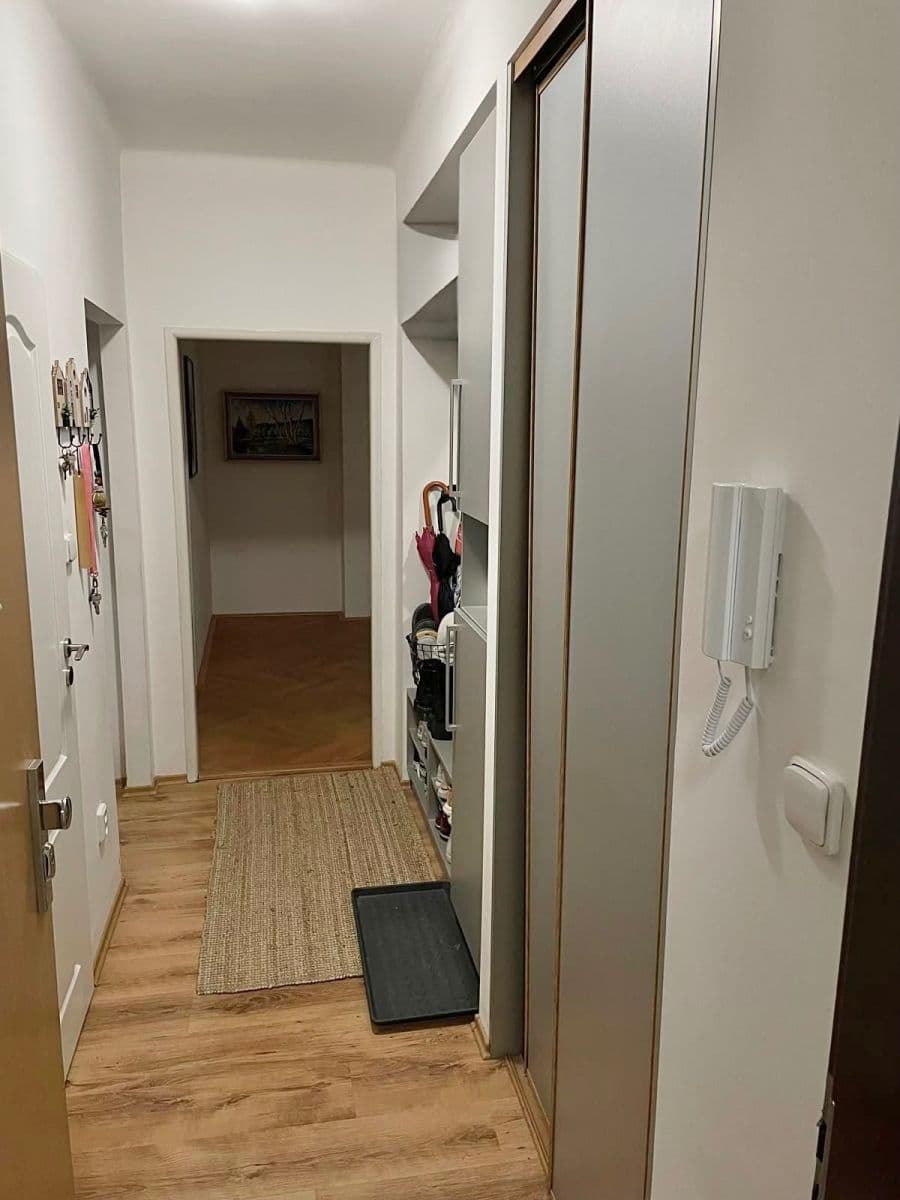 Predaj bytu 3-izbový 65 m², Družicová, Ružinov, Bratislavský kraj Predaj bytu 3-izbový 65 m², Družicová, Ružinov, Bratislavský kraj