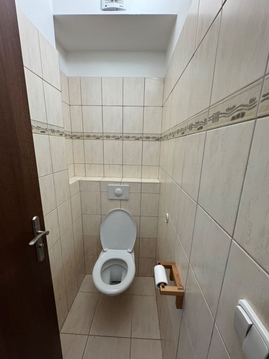 Prenájom bytu 3-izbový 75 m², Chelčického, Kolín, Středočeský kraj Prenájom bytu 3-izbový 75 m², Chelčického, Kolín, Středočeský kraj