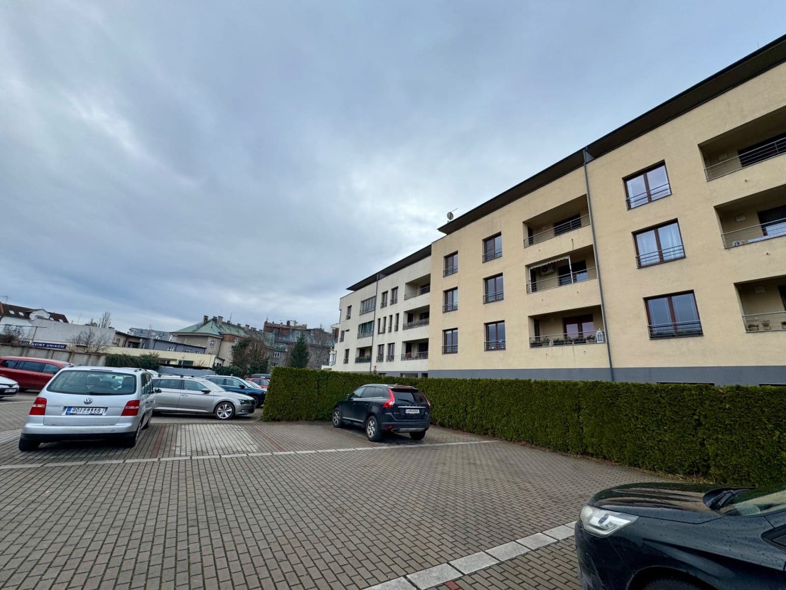 Prenájom bytu 3-izbový 75 m², Chelčického, Kolín, Středočeský kraj Prenájom bytu 3-izbový 75 m², Chelčického, Kolín, Středočeský kraj