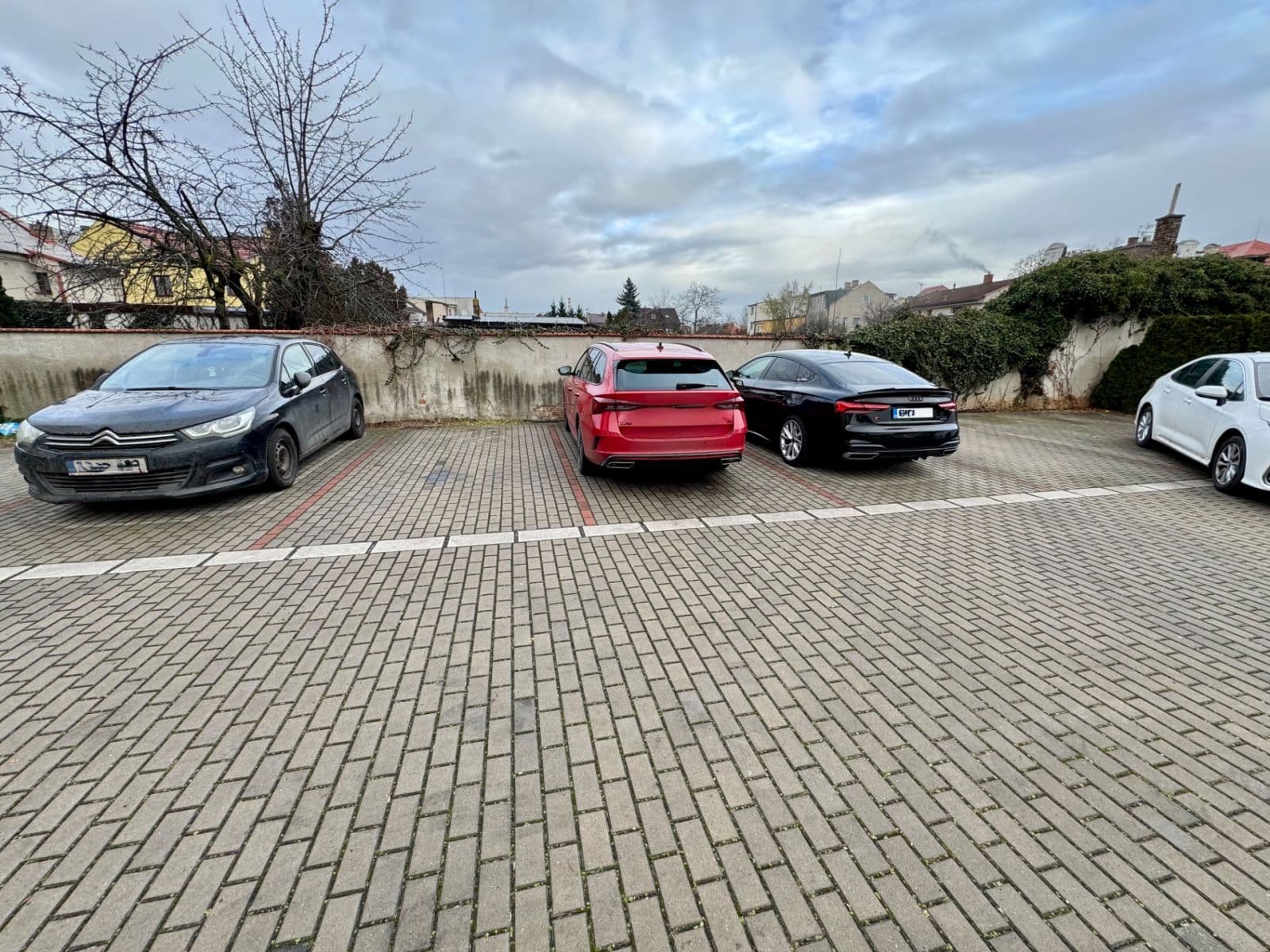 Prenájom bytu 3-izbový 75 m², Chelčického, Kolín, Středočeský kraj Prenájom bytu 3-izbový 75 m², Chelčického, Kolín, Středočeský kraj