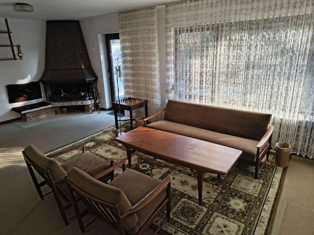 Predaj domu 164 m², pozemek 361 m², Waldbronn, Bádensko-Wurttembersko Predaj domu 164 m², pozemek 361 m², Waldbronn, Bádensko-Wurttembersko