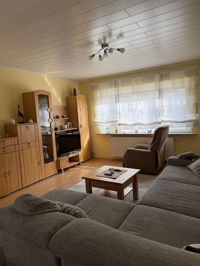 Predaj domu 246 m², pozemek 625 m², Sudetenstrasse 2, Lollar, Hesensko Predaj domu 246 m², pozemek 625 m², Sudetenstrasse 2, Lollar, Hesensko