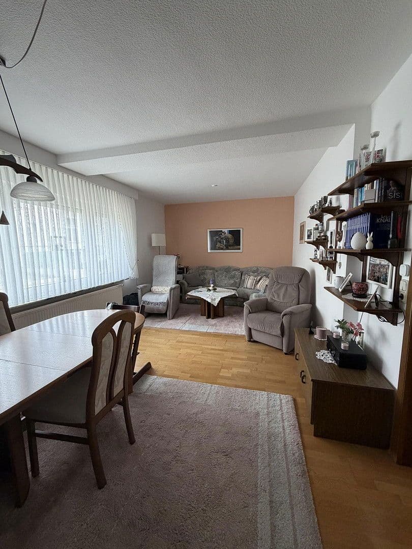 Predaj domu 246 m², pozemek 625 m², Sudetenstrasse 2, Lollar, Hesensko Predaj domu 246 m², pozemek 625 m², Sudetenstrasse 2, Lollar, Hesensko