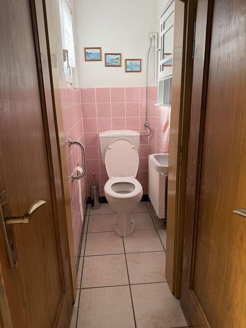 Predaj domu 246 m², pozemek 625 m², Sudetenstrasse 2, Lollar, Hesensko Predaj domu 246 m², pozemek 625 m², Sudetenstrasse 2, Lollar, Hesensko