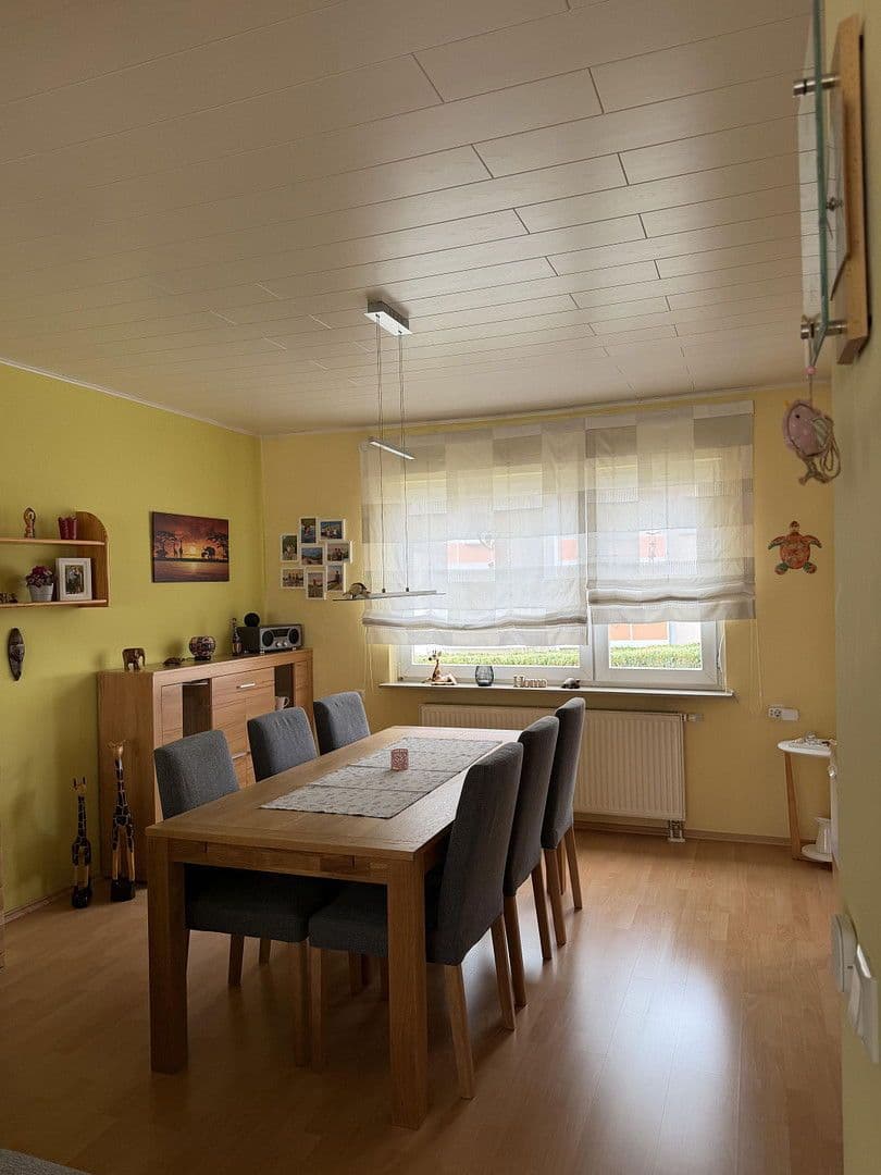Predaj domu 246 m², pozemek 625 m², Sudetenstrasse 2, Lollar, Hesensko Predaj domu 246 m², pozemek 625 m², Sudetenstrasse 2, Lollar, Hesensko