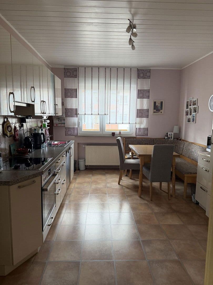 Predaj domu 246 m², pozemek 625 m², Sudetenstrasse 2, Lollar, Hesensko Predaj domu 246 m², pozemek 625 m², Sudetenstrasse 2, Lollar, Hesensko