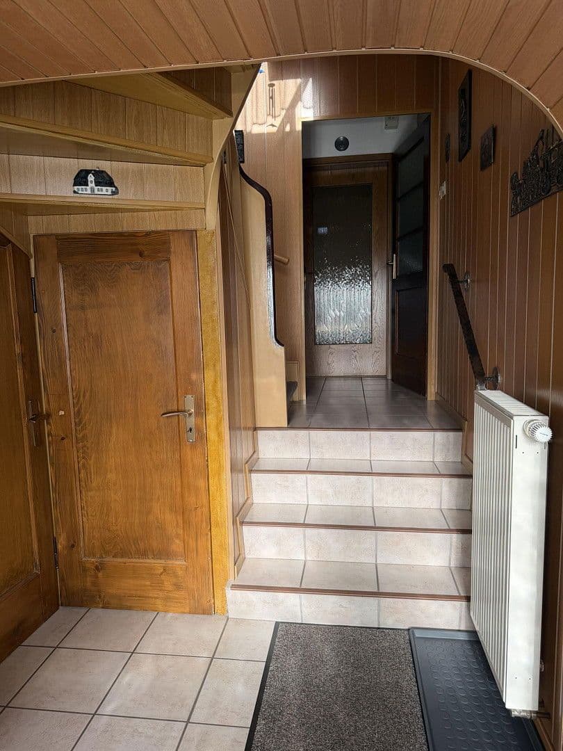 Predaj domu 246 m², pozemek 625 m², Sudetenstrasse 2, Lollar, Hesensko Predaj domu 246 m², pozemek 625 m², Sudetenstrasse 2, Lollar, Hesensko