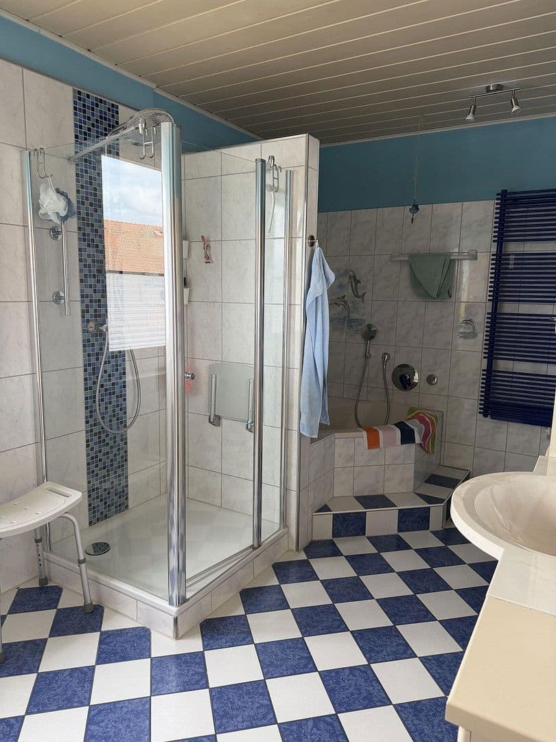 Predaj domu 246 m², pozemek 625 m², Sudetenstrasse 2, Lollar, Hesensko Predaj domu 246 m², pozemek 625 m², Sudetenstrasse 2, Lollar, Hesensko