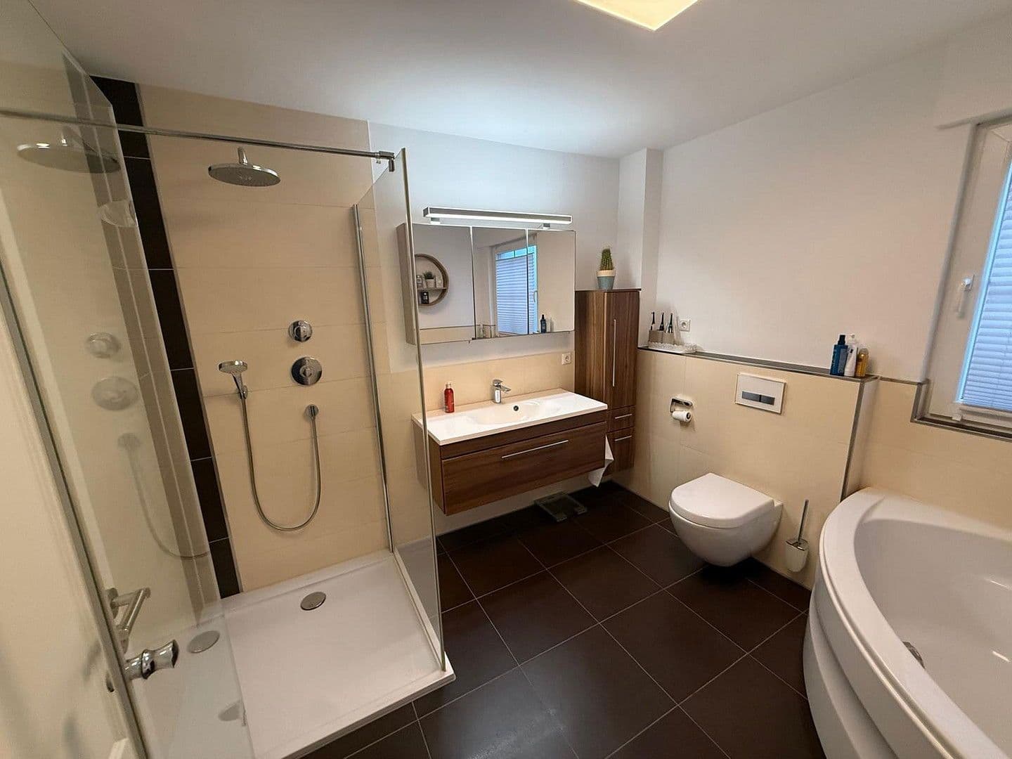 Predaj domu 146 m², pozemek 244 m², Duisburg - Rheinhausen, Severné Porýnie - Westfálsko Predaj domu 146 m², pozemek 244 m², Duisburg - Rheinhausen, Severné Porýnie - Westfálsko