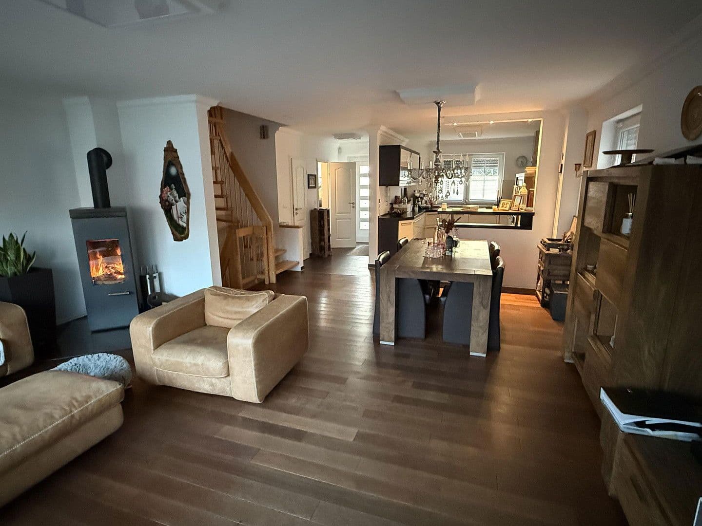 Predaj domu 146 m², pozemek 244 m², Duisburg - Rheinhausen, Severné Porýnie - Westfálsko Predaj domu 146 m², pozemek 244 m², Duisburg - Rheinhausen, Severné Porýnie - Westfálsko