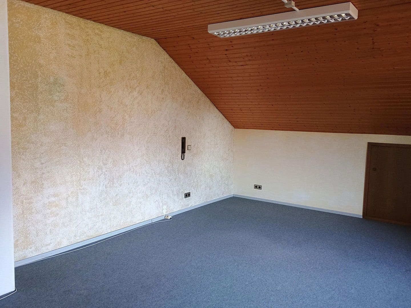 Predaj domu 255 m², pozemek 894 m², Hüttlingen, Bádensko-Wurttembersko Predaj domu 255 m², pozemek 894 m², Hüttlingen, Bádensko-Wurttembersko
