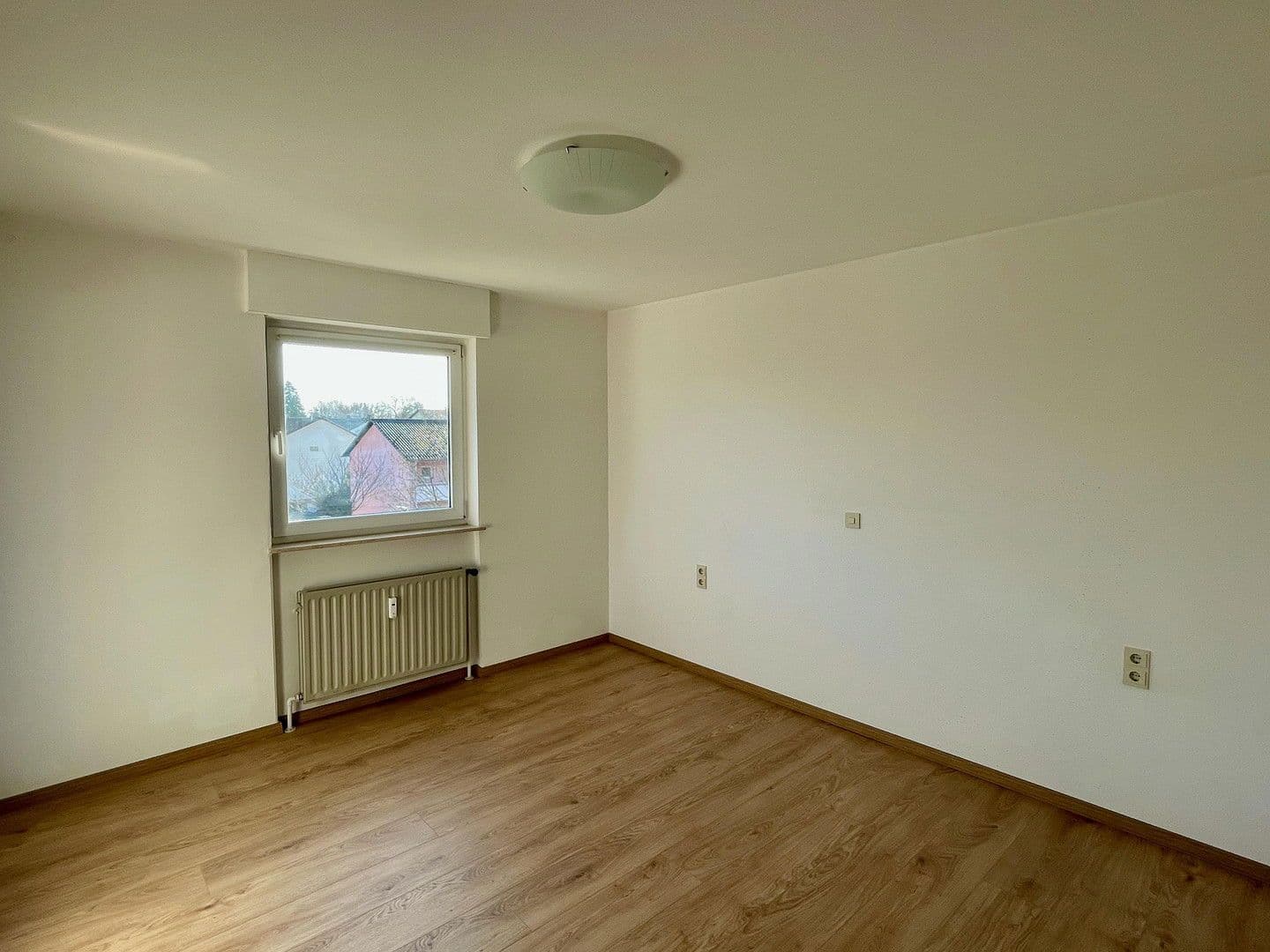 Prenájom bytu 3-izbový 88 m², Konrad-Adenauer-Straße 11, Mosbach, Bádensko-Wurttembersko Prenájom bytu 3-izbový 88 m², Konrad-Adenauer-Straße 11, Mosbach, Bádensko-Wurttembersko