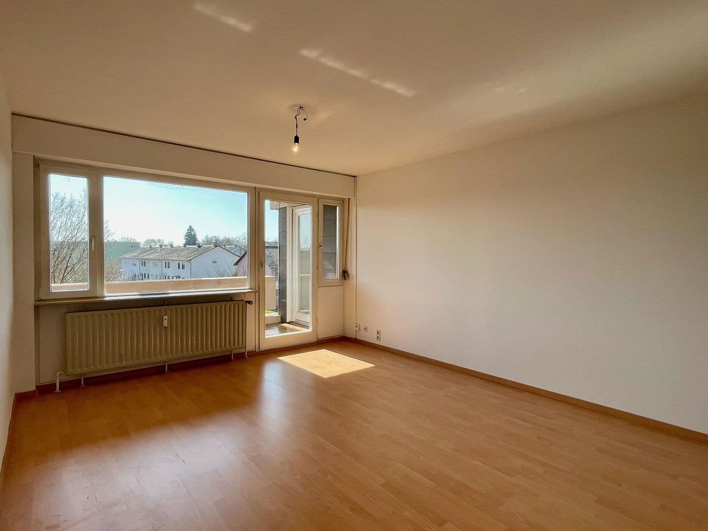 Prenájom bytu 3-izbový 88 m², Konrad-Adenauer-Straße 11, Mosbach, Bádensko-Wurttembersko Prenájom bytu 3-izbový 88 m², Konrad-Adenauer-Straße 11, Mosbach, Bádensko-Wurttembersko