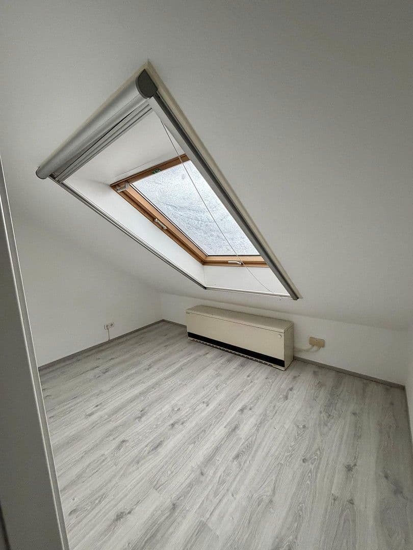 Prenájom bytu 5-izbový 85 m², Am Brögel 4, Wuppertal, Severné Porýnie - Westfálsko Prenájom bytu 5-izbový 85 m², Am Brögel 4, Wuppertal, Severné Porýnie - Westfálsko