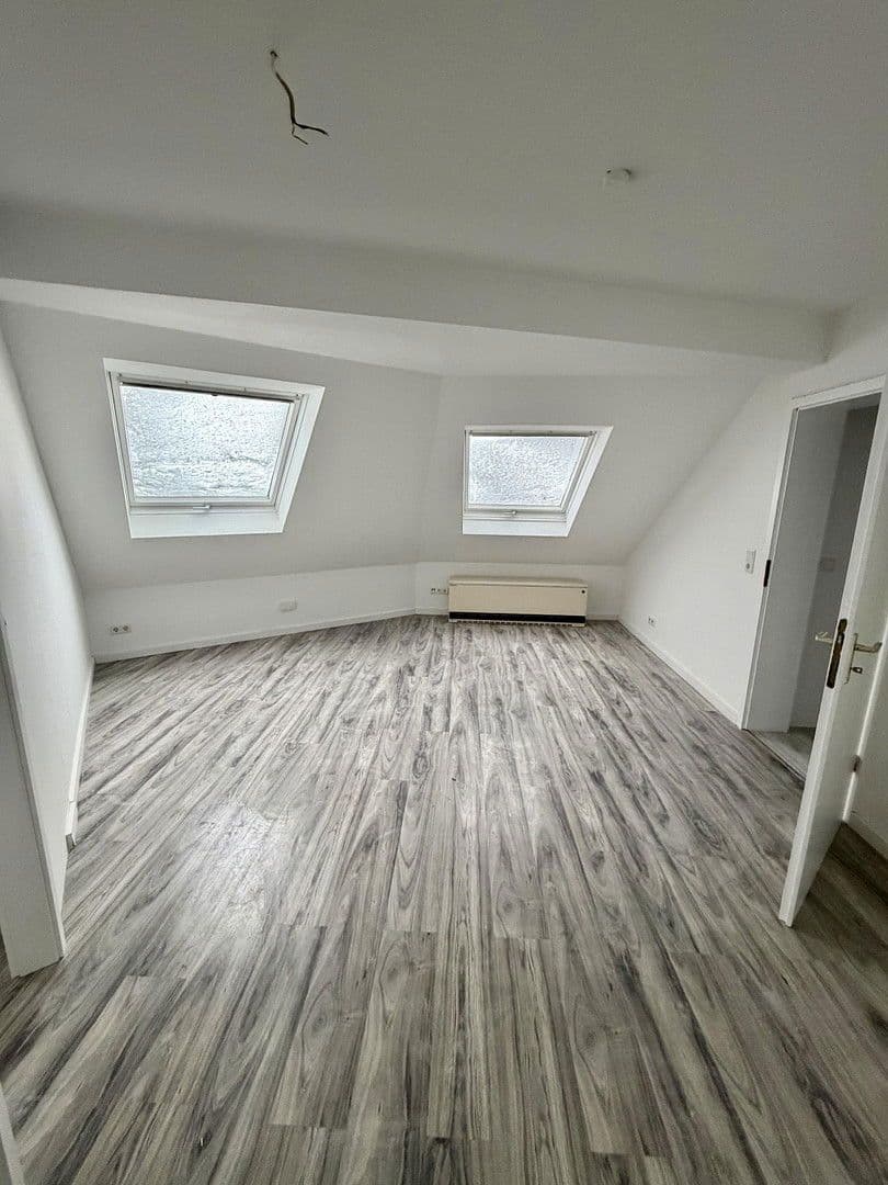 Prenájom bytu 5-izbový 85 m², Am Brögel 4, Wuppertal, Severné Porýnie - Westfálsko Prenájom bytu 5-izbový 85 m², Am Brögel 4, Wuppertal, Severné Porýnie - Westfálsko