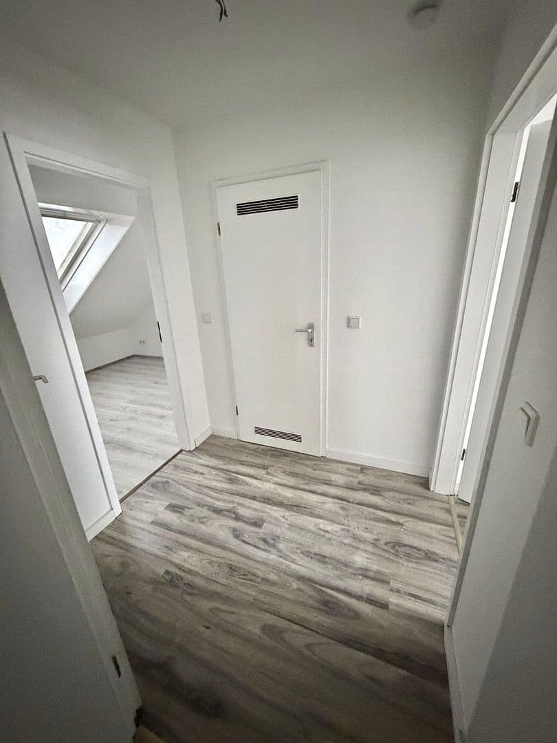 Prenájom bytu 5-izbový 85 m², Am Brögel 4, Wuppertal, Severné Porýnie - Westfálsko Prenájom bytu 5-izbový 85 m², Am Brögel 4, Wuppertal, Severné Porýnie - Westfálsko