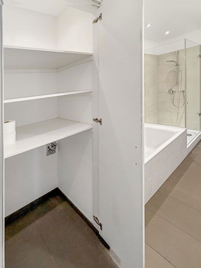 Predaj bytu 3-izbový 105 m², Boxhagener Str. 117, Berlin, Berlín Predaj bytu 3-izbový 105 m², Boxhagener Str. 117, Berlin, Berlín