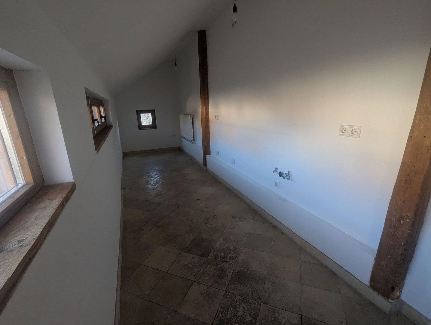 Prenájom bytu 5-izbový 150 m², Hemhofen, Bavorsko Prenájom bytu 5-izbový 150 m², Hemhofen, Bavorsko