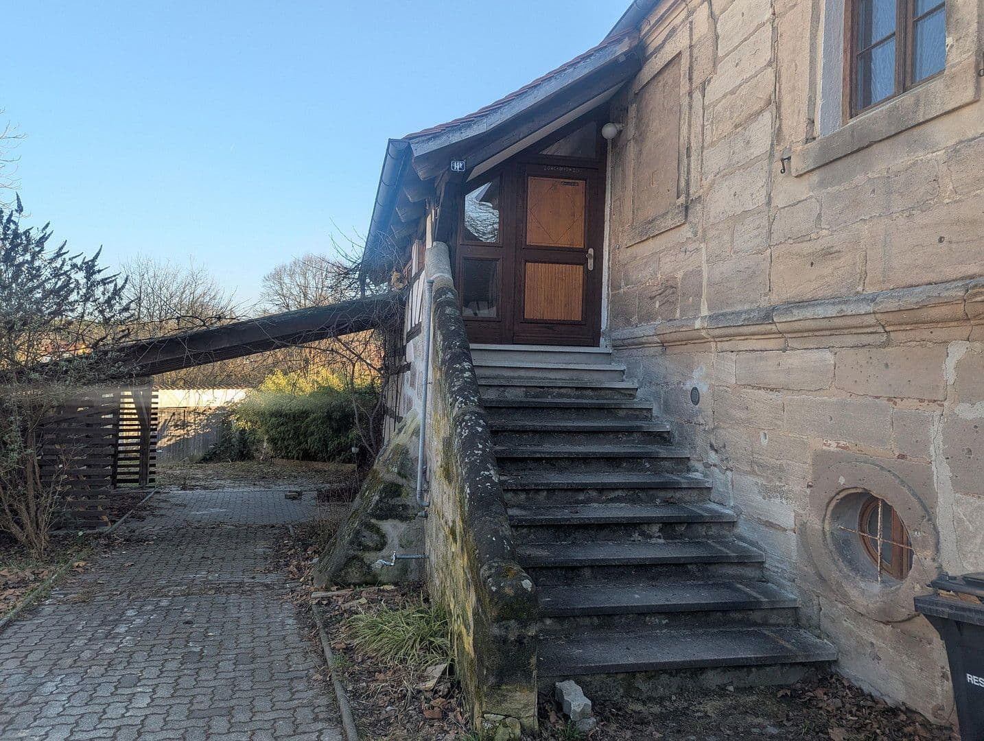 Prenájom bytu 5-izbový 150 m², Hemhofen, Bavorsko Prenájom bytu 5-izbový 150 m², Hemhofen, Bavorsko