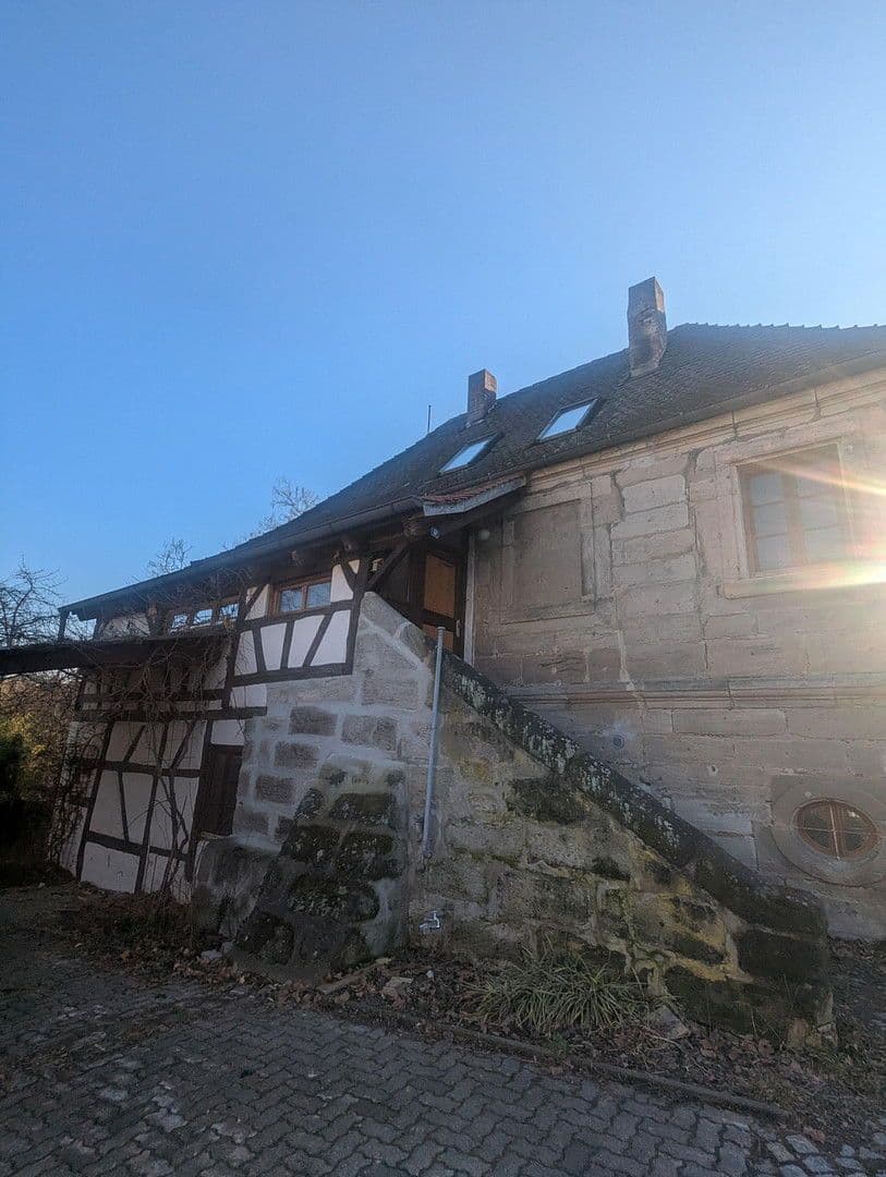 Prenájom bytu 5-izbový 150 m², Hemhofen, Bavorsko Prenájom bytu 5-izbový 150 m², Hemhofen, Bavorsko