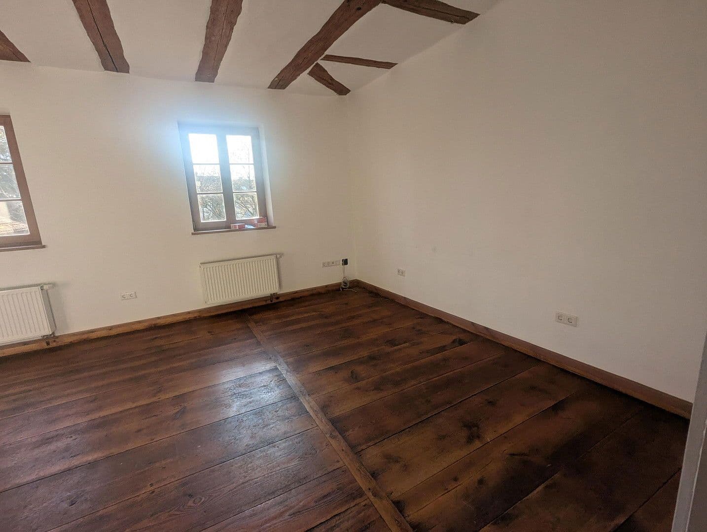 Prenájom bytu 5-izbový 150 m², Hemhofen, Bavorsko Prenájom bytu 5-izbový 150 m², Hemhofen, Bavorsko