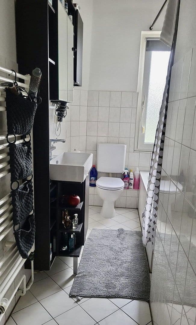 Prenájom bytu 3-izbový 91 m², Gronaustraße 99, Wuppertal, Severné Porýnie - Westfálsko Prenájom bytu 3-izbový 91 m², Gronaustraße 99, Wuppertal, Severné Porýnie - Westfálsko