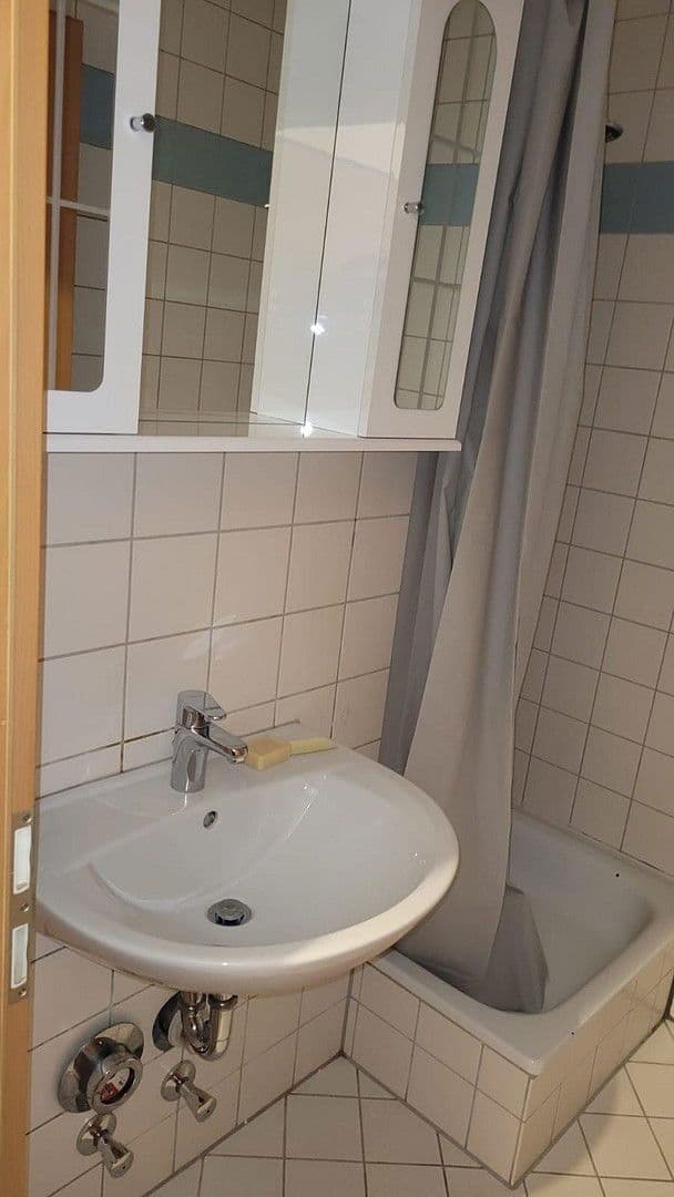 Prenájom bytu 1-izbový 36 m², Halbergstr. 66, Ludwigshafen, Porýnie-Falcko Prenájom bytu 1-izbový 36 m², Halbergstr. 66, Ludwigshafen, Porýnie-Falcko