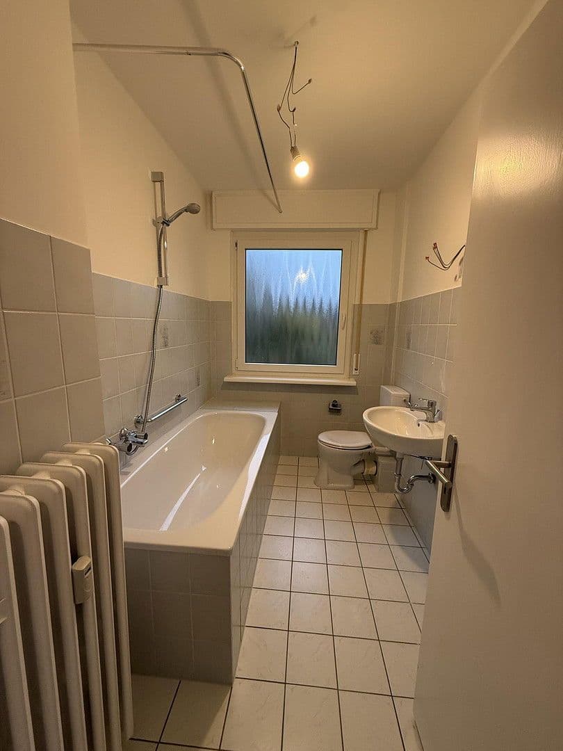 Prenájom bytu 3-izbový 65 m², Friedrichstr. 60, Haan, Severné Porýnie - Westfálsko Prenájom bytu 3-izbový 65 m², Friedrichstr. 60, Haan, Severné Porýnie - Westfálsko