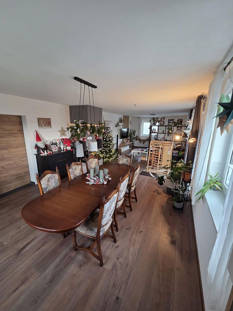 Predaj domu 180 m², pozemek 537 m², Wertheim, Bádensko-Wurttembersko Predaj domu 180 m², pozemek 537 m², Wertheim, Bádensko-Wurttembersko