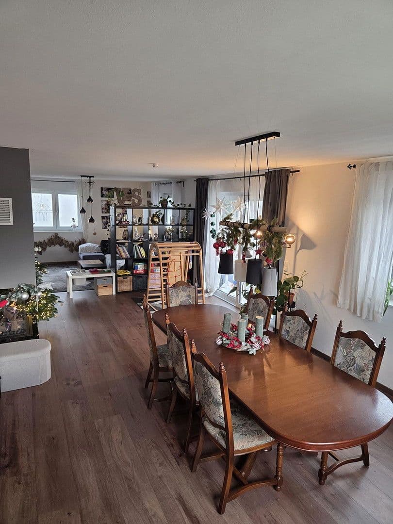 Predaj domu 180 m², pozemek 537 m², Wertheim, Bádensko-Wurttembersko Predaj domu 180 m², pozemek 537 m², Wertheim, Bádensko-Wurttembersko