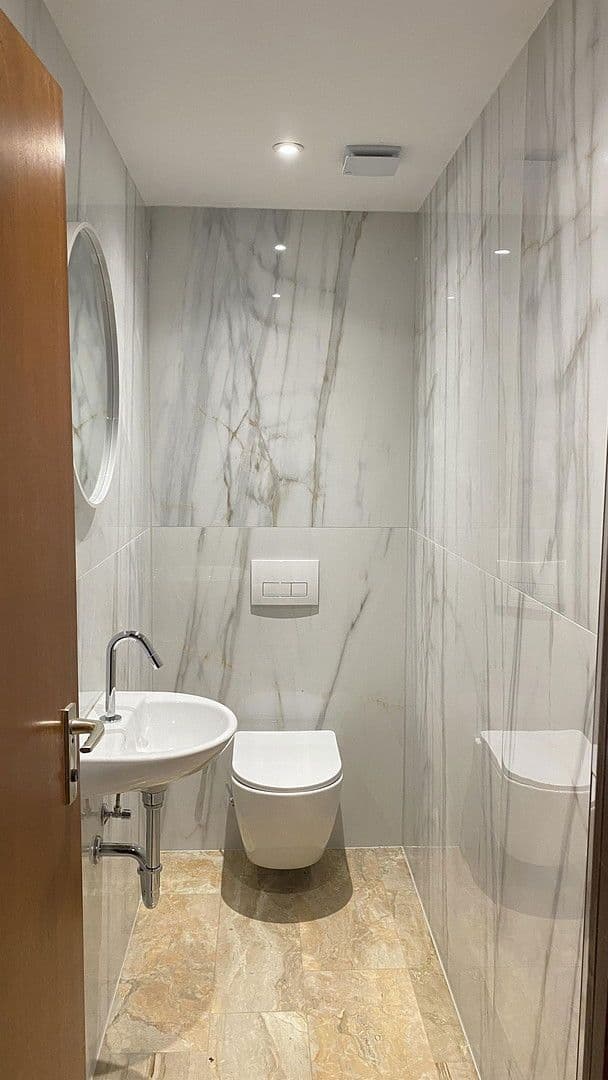 Prenájom bytu 3-izbový 90 m², Sindelfingen, Bádensko-Wurttembersko Prenájom bytu 3-izbový 90 m², Sindelfingen, Bádensko-Wurttembersko