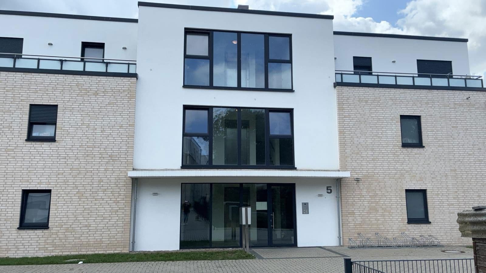 Predaj bytu 4-izbový 95 m², Nachtigallenweg 5, Peine, Dolné Sasko Predaj bytu 4-izbový 95 m², Nachtigallenweg 5, Peine, Dolné Sasko