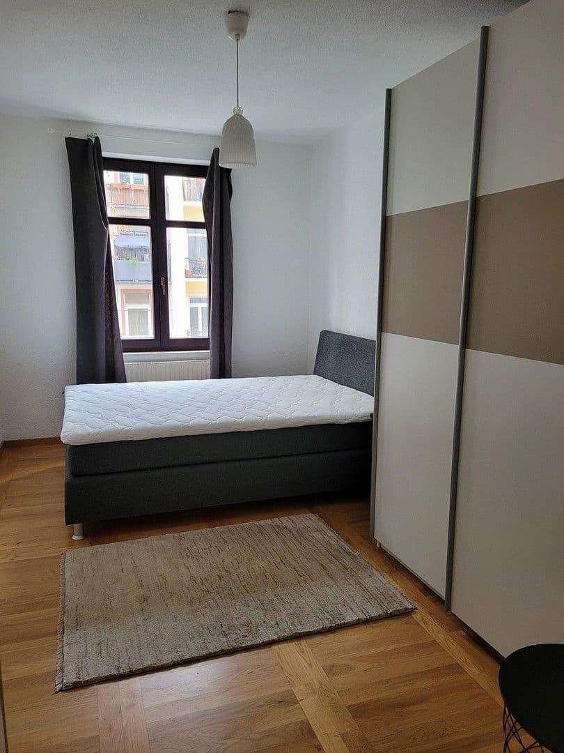 Prenájom bytu 2-izbový 43 m², Frankfurt am Main, Hesensko Prenájom bytu 2-izbový 43 m², Frankfurt am Main, Hesensko
