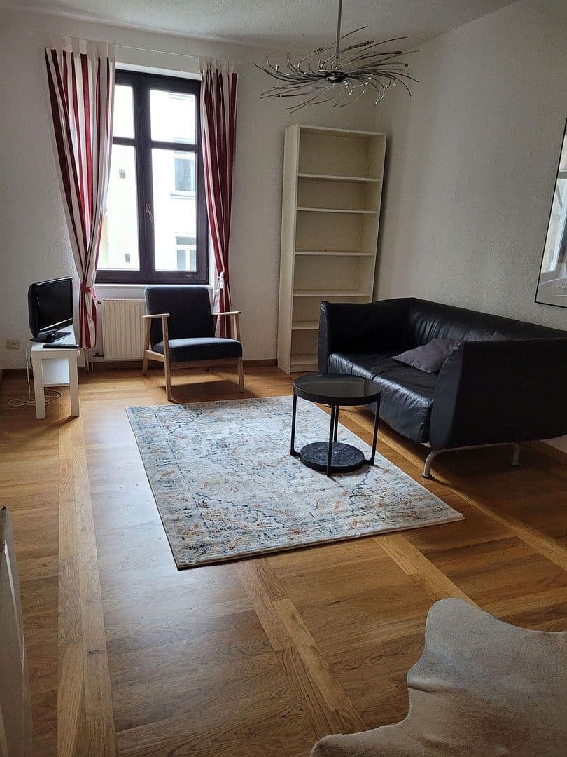 Prenájom bytu 2-izbový 43 m², Frankfurt am Main, Hesensko Prenájom bytu 2-izbový 43 m², Frankfurt am Main, Hesensko