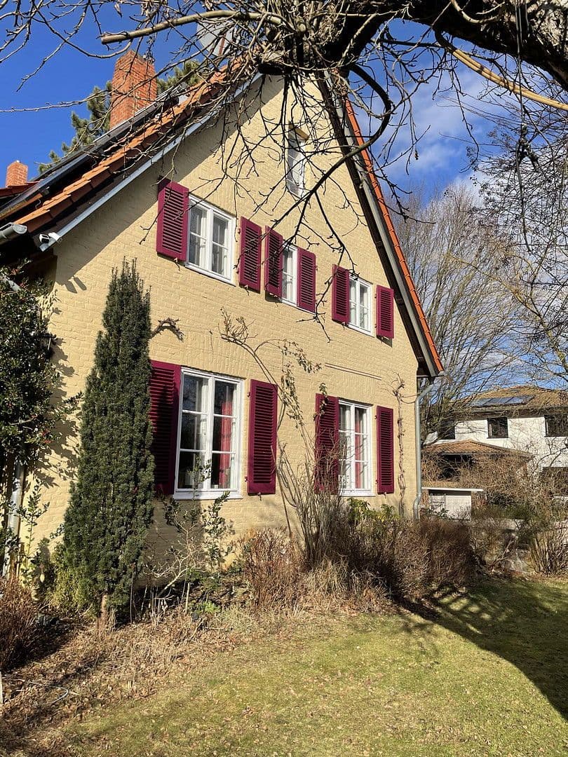 Predaj domu 226 m², pozemek 1.050 m², Gottfried-Keller-Str. 8, Teltow, Brandenbursko Predaj domu 226 m², pozemek 1.050 m², Gottfried-Keller-Str. 8, Teltow, Brandenbursko