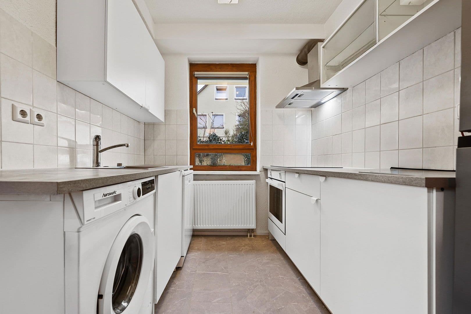 Predaj domu 233 m², pozemek 167 m², Besigheimer Str.12, Stuttgart, Bádensko-Wurttembersko Predaj domu 233 m², pozemek 167 m², Besigheimer Str.12, Stuttgart, Bádensko-Wurttembersko